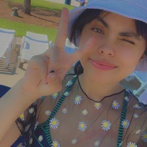 Meet your Posher, Valentina